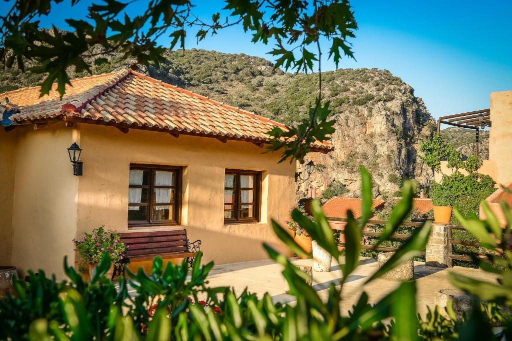 Enagron Ecotourism Village Axós Extérieur photo